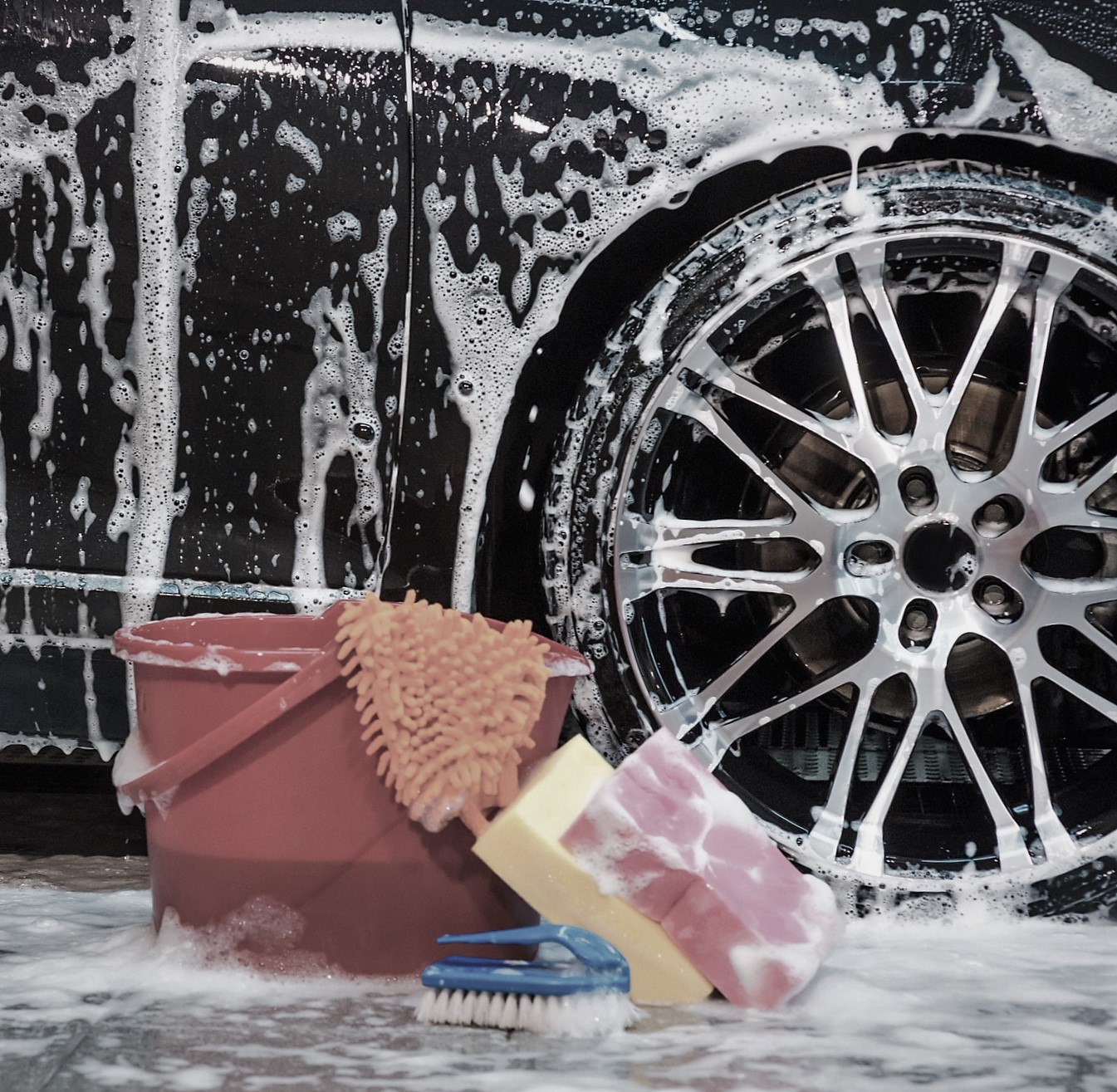 有些人洗车较为频繁，而有些人觉得车辆只是代步工具，除非影响使用，才会去清洗，博世车联汽车美容为您总结了一些洗车注意事项.