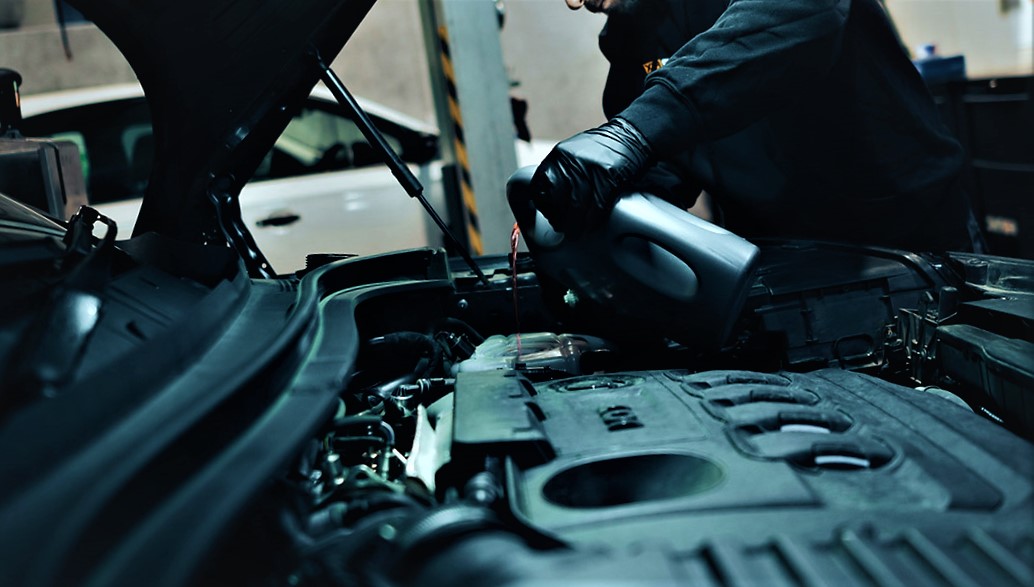 高质量的车辆保养会对车内所有部件都进行仔细的检修维护，而博世汽车保养也在实际操作中发现，车辆底盘的转向杆松动， 这类安全问题不容小觑。